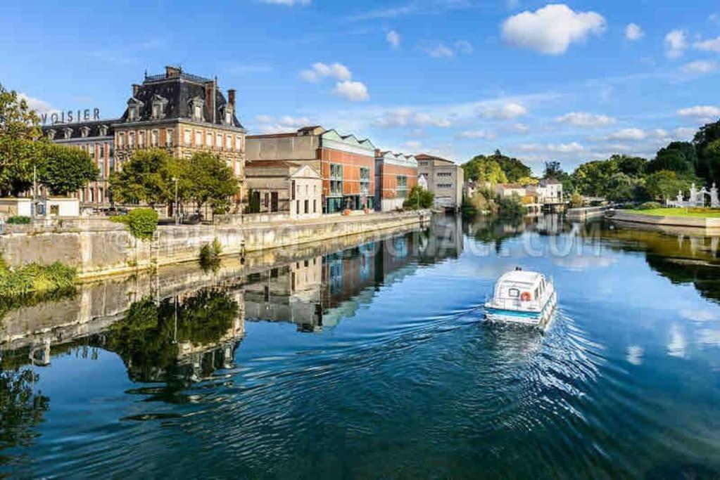 Maison Cosy Avec Parking Gratuit Jarnac Exterior photo
